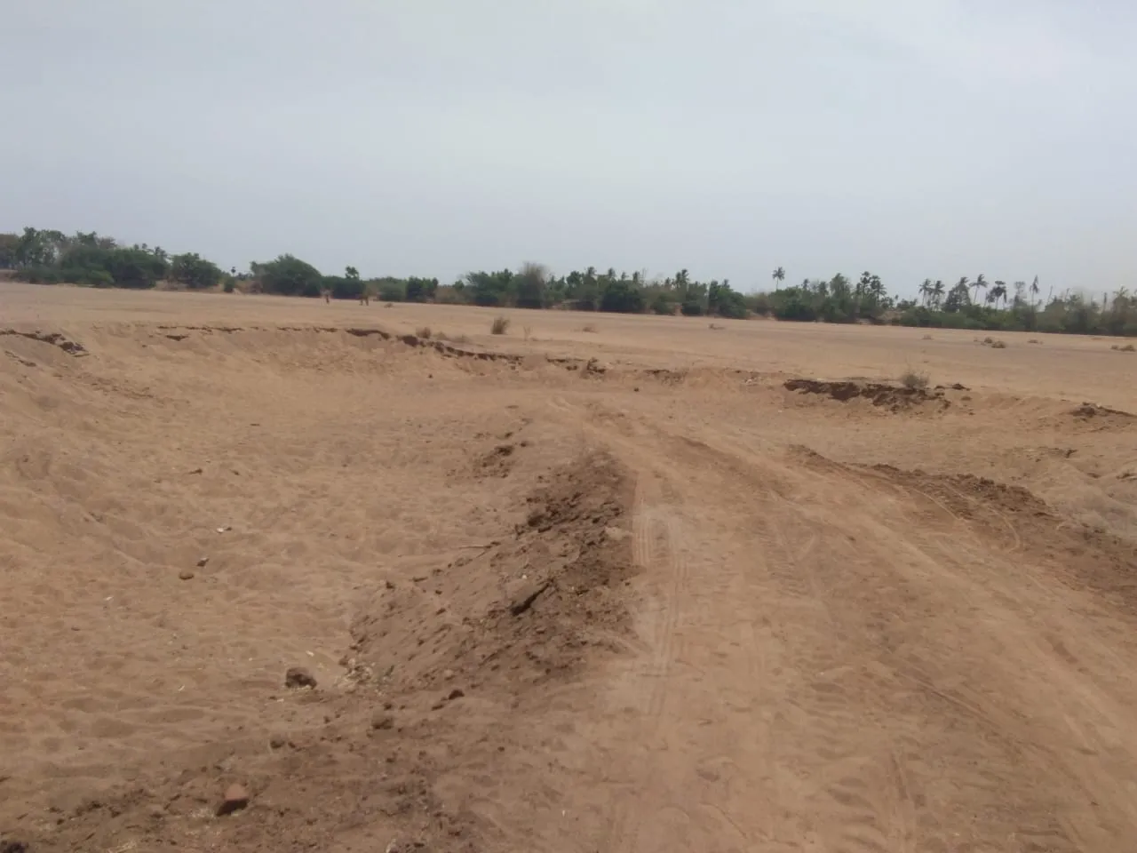 Gang that smuggles river sand; Public demand for action!